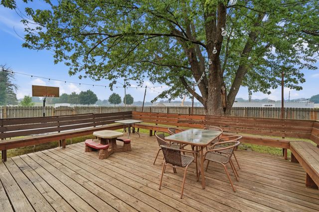 5600 83rd Avenue N, Brooklyn Park, MN 55443