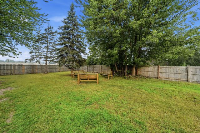 5600 83rd Avenue N, Brooklyn Park, MN 55443