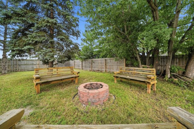 5600 83rd Avenue N, Brooklyn Park, MN 55443