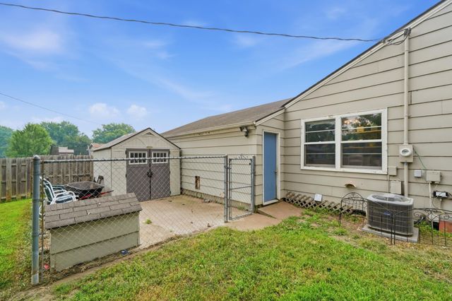 5600 83rd Avenue N, Brooklyn Park, MN 55443