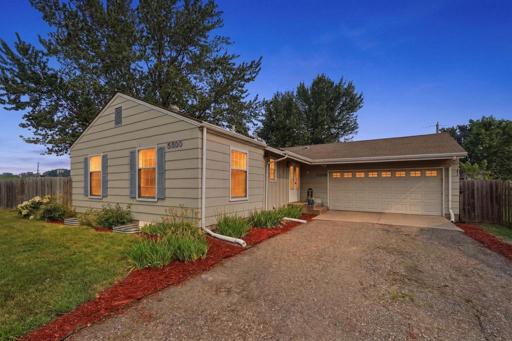 5600 83rd Avenue N, Brooklyn Park, MN 55443