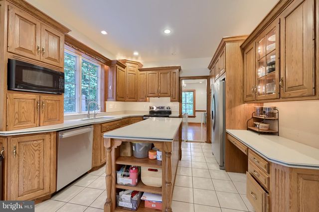 5800 BOSSLER RD, Elizabethtown, PA 17022