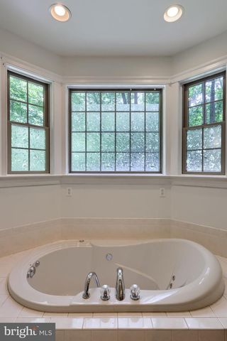 5800 BOSSLER RD, Elizabethtown, PA 17022