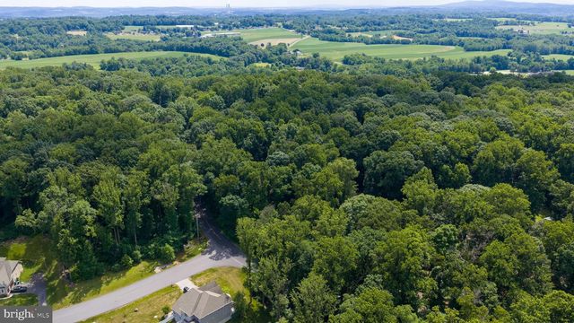 5800 BOSSLER RD, Elizabethtown, PA 17022