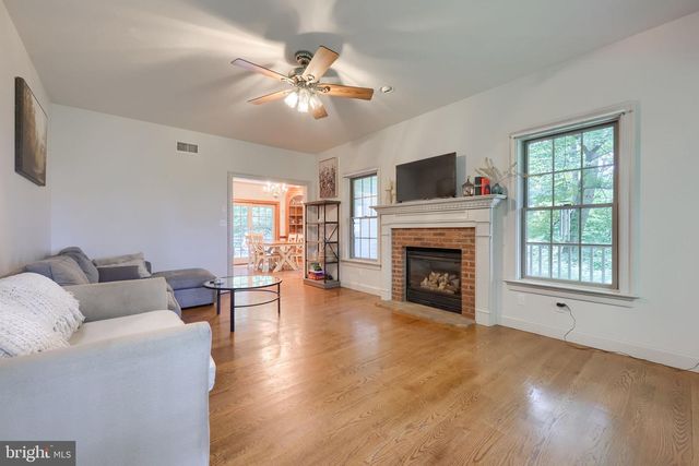 5800 BOSSLER RD, Elizabethtown, PA 17022