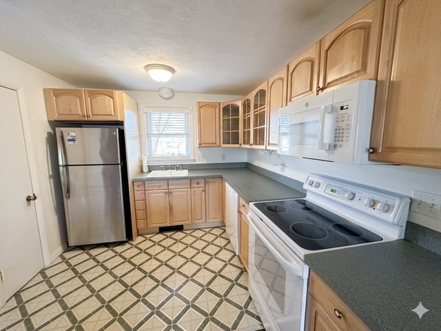 462 Nahatan St C5, Norwood, MA 02062