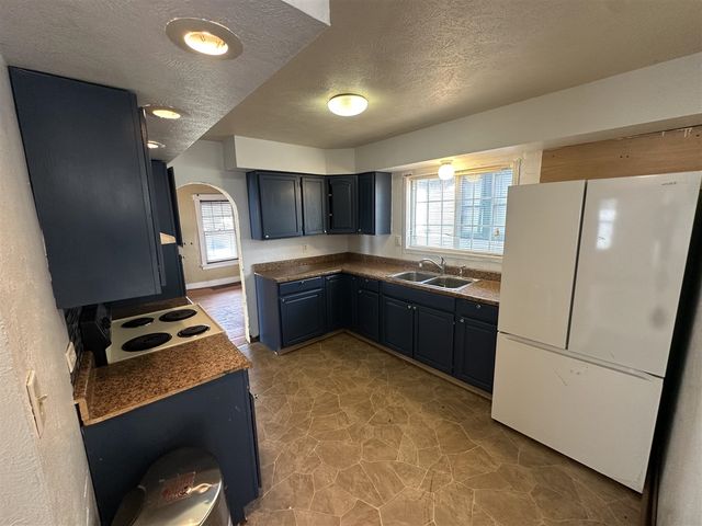 63 Maple Grove Avenue, Battle Creek, MI 49017