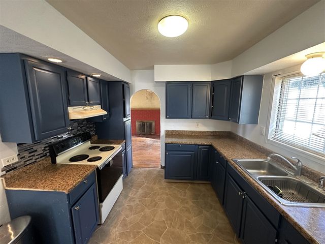 63 Maple Grove Avenue, Battle Creek, MI 49017