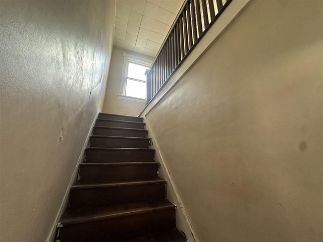 63 Maple Grove Avenue, Battle Creek, MI 49017