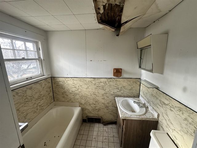 63 Maple Grove Avenue, Battle Creek, MI 49017