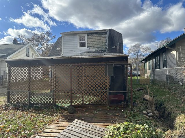 63 Maple Grove Avenue, Battle Creek, MI 49017