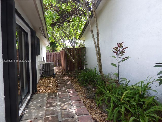 10857 SW 132nd Cir Ct 0, Miami, FL 33186