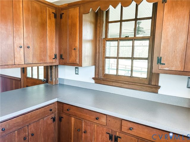 1346 Hockett Rd, Manakin Sabot, VA 23103