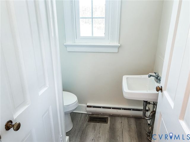 1346 Hockett Rd, Manakin Sabot, VA 23103