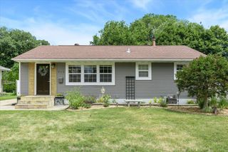 915 11 1/2 Street SW, Rochester, MN 55902