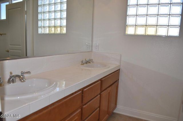 1596 Blue Canyon Street, Newbury Park, CA 91320