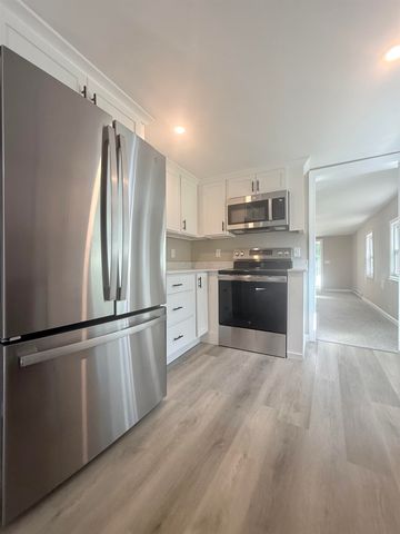 23 Boynton Road, Meredith, NH 03253