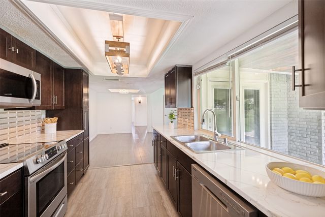 7208 Langley Court, The Colony, TX 75056