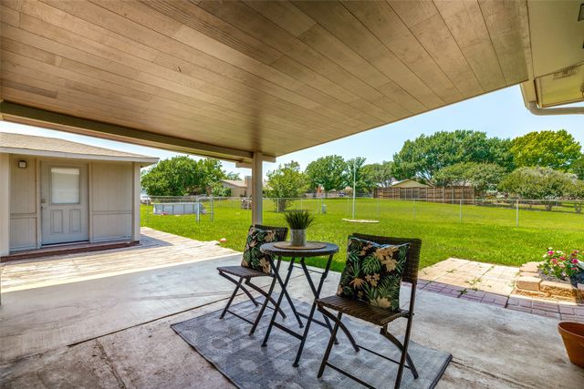 7208 Langley Court, The Colony, TX 75056