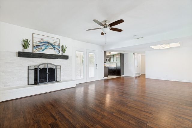 7208 Langley Court, The Colony, TX 75056