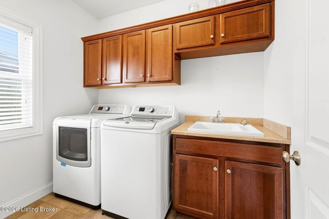 13415 Kristen Leigh Ct, Louisville, KY 40299