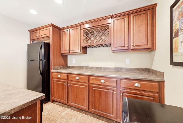 13415 Kristen Leigh Ct, Louisville, KY 40299
