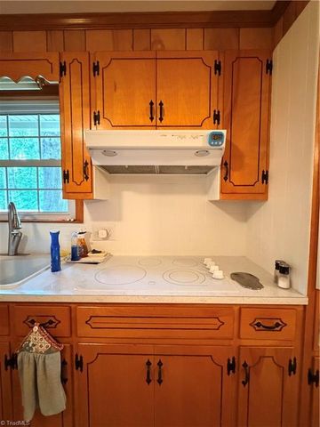4608 High Point Road, Kernersville, NC 27284