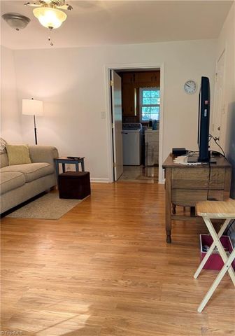 4608 High Point Road, Kernersville, NC 27284