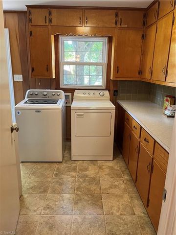 4608 High Point Road, Kernersville, NC 27284