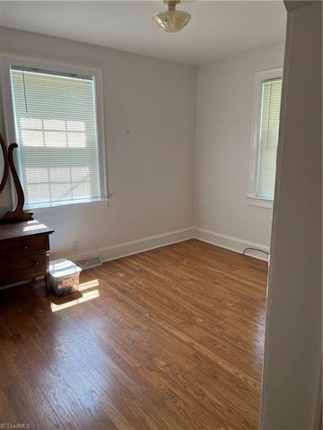 4608 High Point Road, Kernersville, NC 27284
