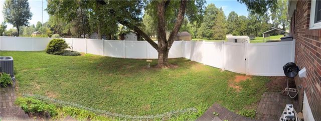 4608 High Point Road, Kernersville, NC 27284