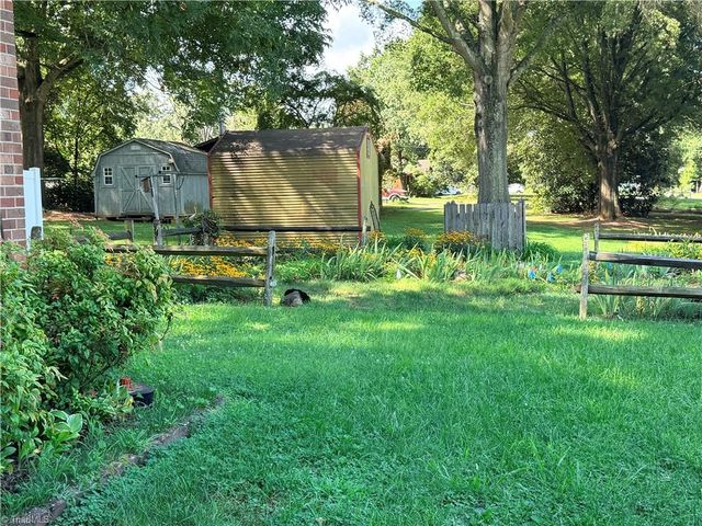 4608 High Point Road, Kernersville, NC 27284