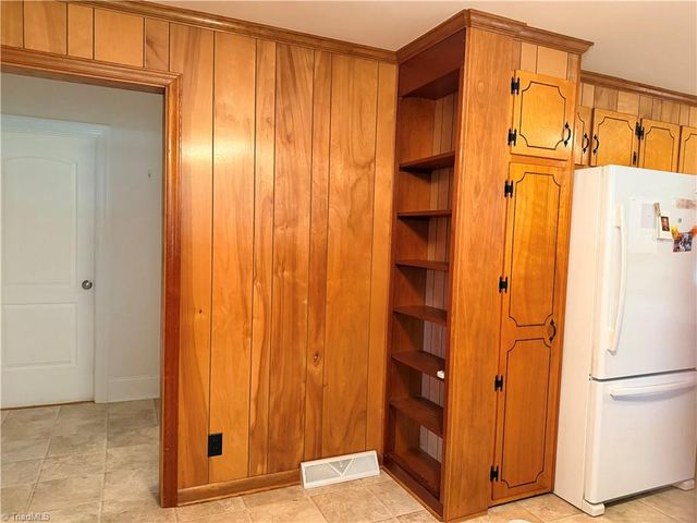 4608 High Point Road, Kernersville, NC 27284