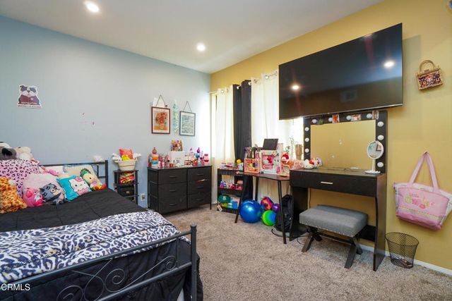 2077 E Bard Road, Oxnard, CA 93033