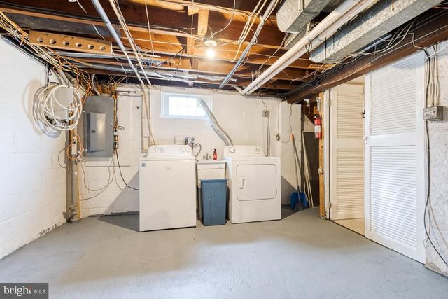 113 W HILLTOP RD, Baltimore, MD 21225