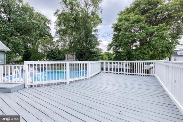 113 W HILLTOP RD, Baltimore, MD 21225