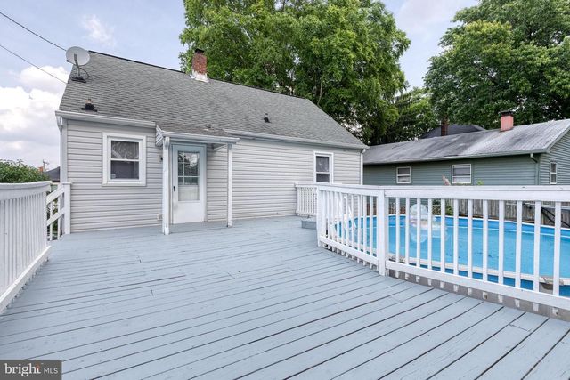 113 W HILLTOP RD, Baltimore, MD 21225