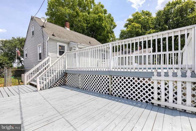 113 W HILLTOP RD, Baltimore, MD 21225
