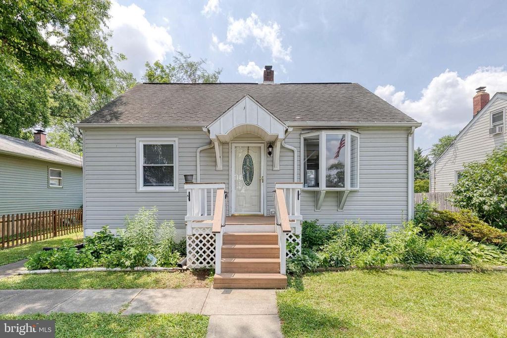 113 W HILLTOP RD, Baltimore, MD 21225
