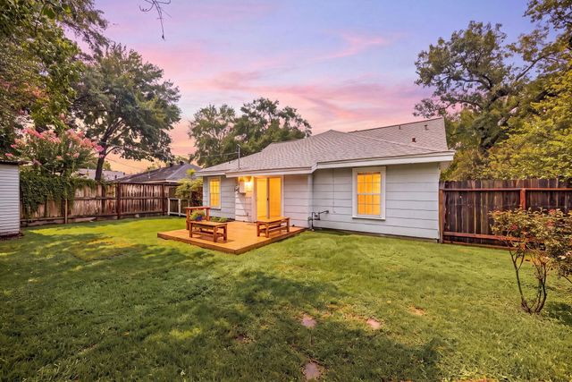 1067 W 43rd Street, Houston, TX 77018