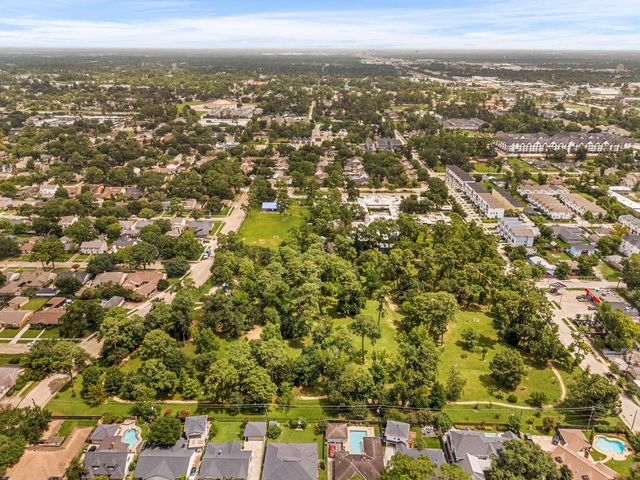 1067 W 43rd Street, Houston, TX 77018