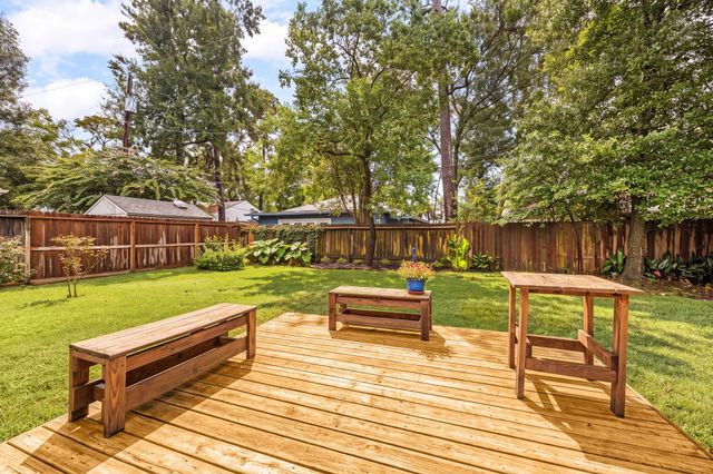 1067 W 43rd Street, Houston, TX 77018