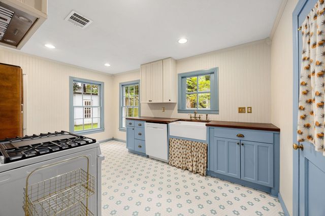 1067 W 43rd Street, Houston, TX 77018