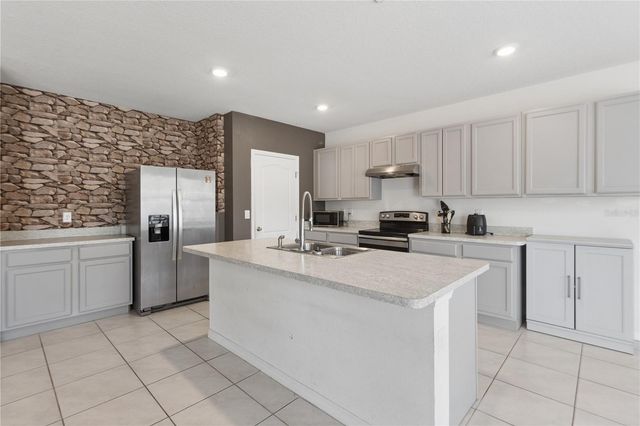 515 AUBURN GROVE TERRACE, Auburndale, FL 33823