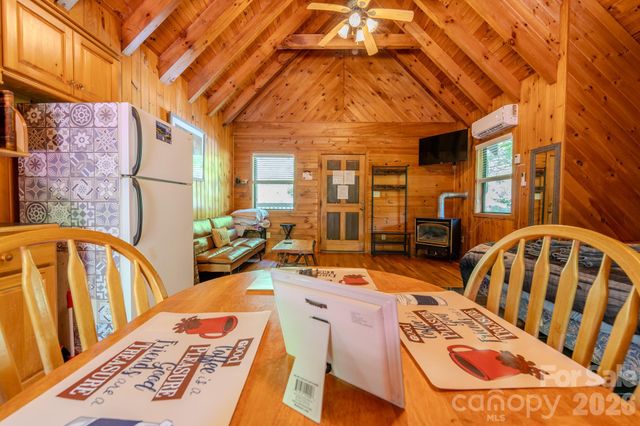 49 Creekside Loop, Spruce Pine, NC 28777