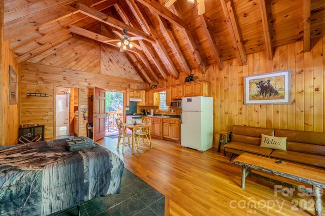 49 Creekside Loop, Spruce Pine, NC 28777