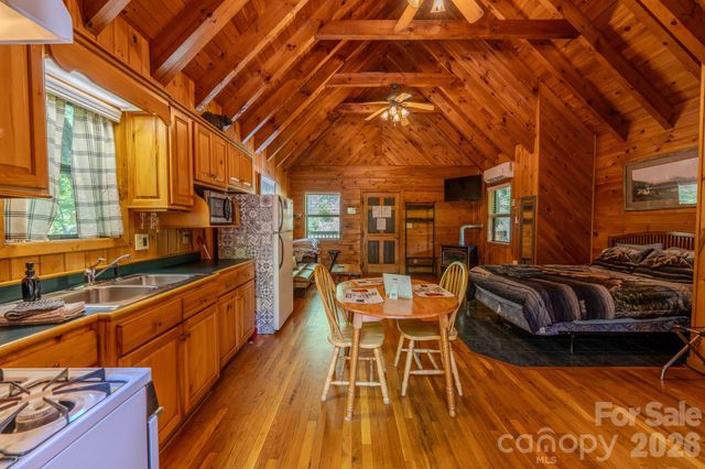 49 Creekside Loop, Spruce Pine, NC 28777