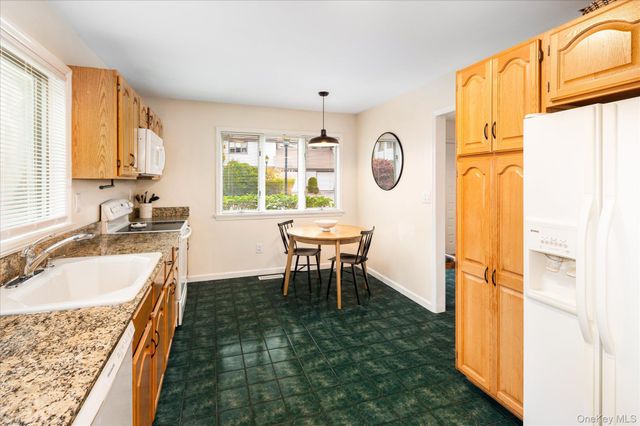 34 Adela Court, Yorktown Heights, NY 10598