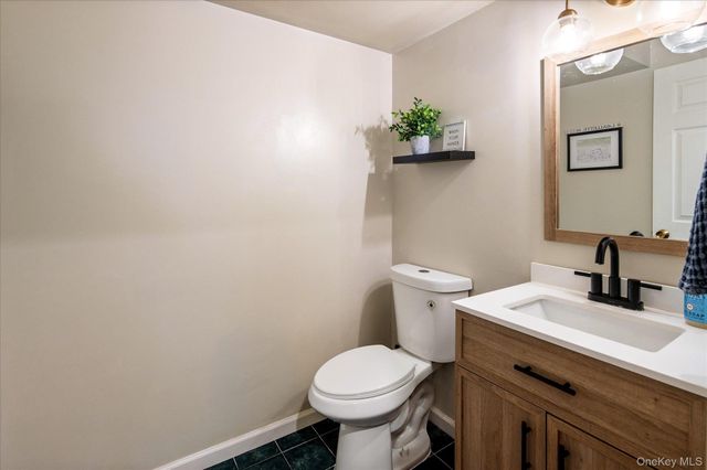 34 Adela Court, Yorktown Heights, NY 10598