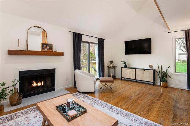 34 Adela Court, Yorktown Heights, NY 10598